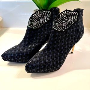 Unbranded high heel booties. Blue/black. Size 10.